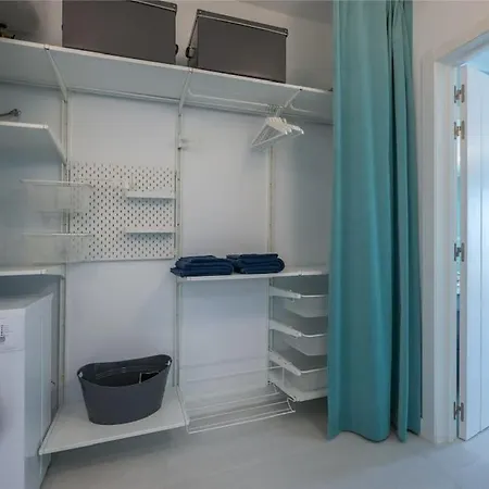 300 M Beach, Ocean View, Refined, Wi-fi, Fiber *