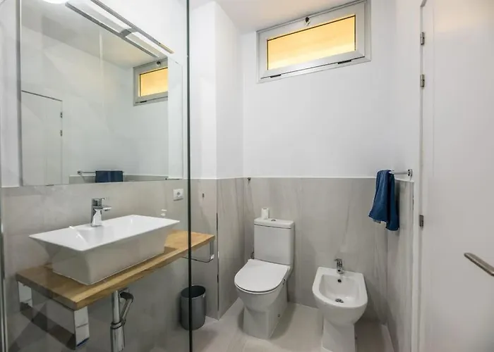 Apartment 300 M Beach, Ocean View, Refined, Wi-fi, Fiber